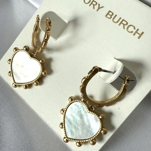 ❌Price Drop ❌NWOT Tory Burch Gold and White Pearly Heart Earrings. - Picture 7 of 9